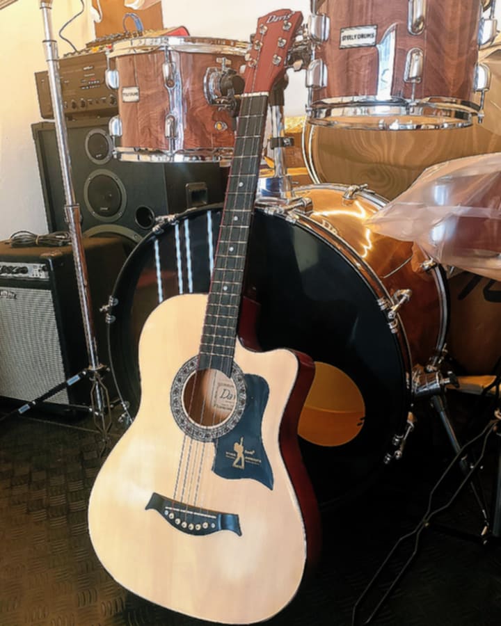 Davis Acoustic Guitar (Jil 47th Anniversary Celebration) (Nationwide delivery)